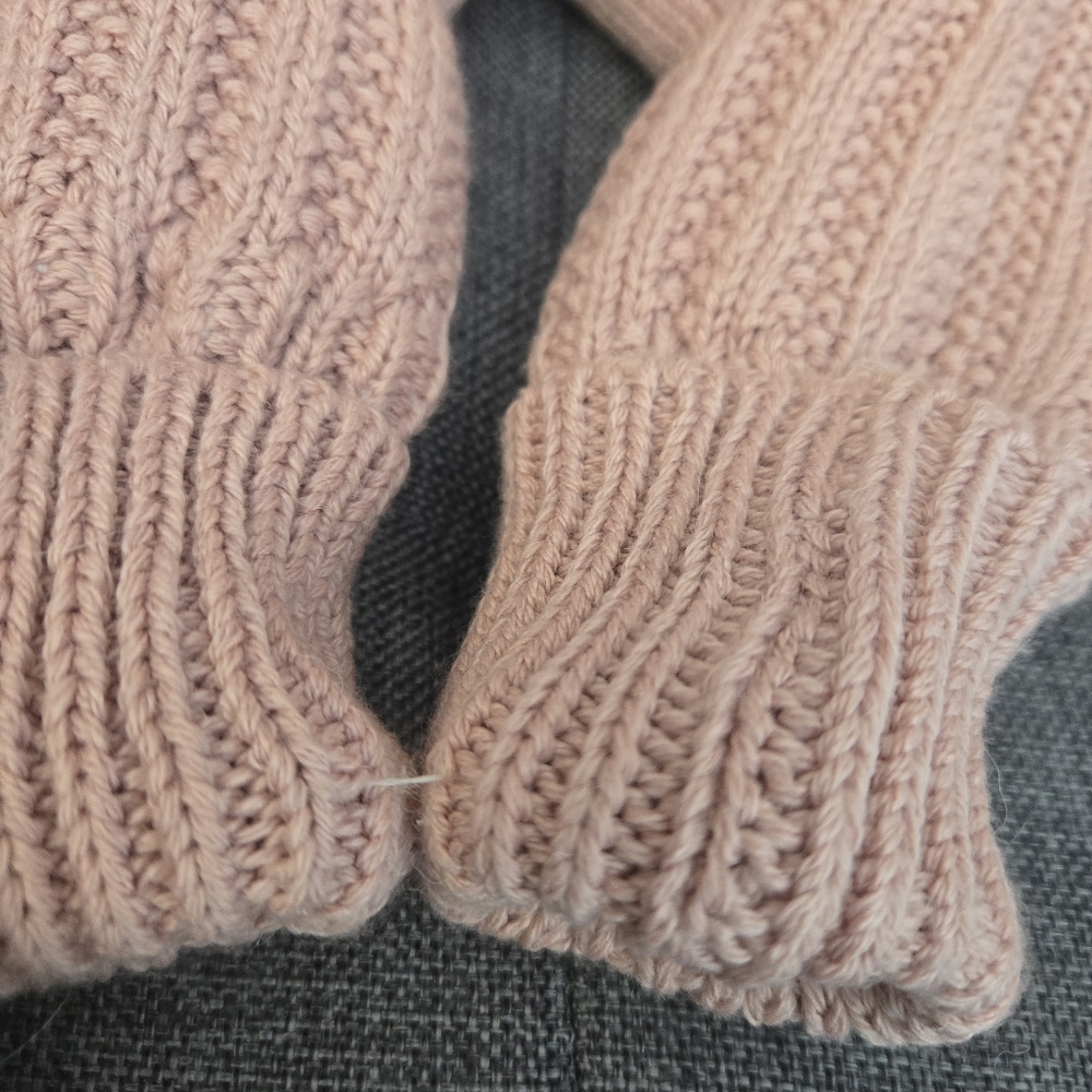 Indigo Rory Rib Furry Lined Mittens In Rose - Picture 4 of 7